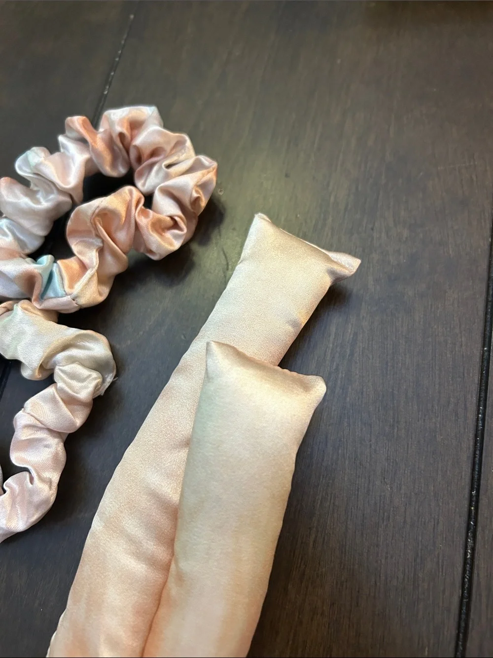 Kitsch Satin Heatless Curling Set - Peach, Cream & Light Green
